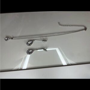 Elegant Silver Jewelry Set with Teardrop Crystals